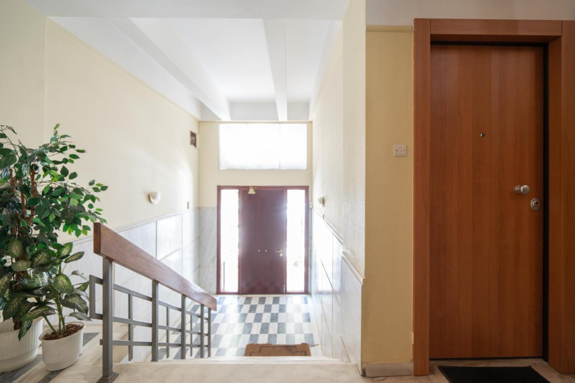 Sophisticated Modern Apt In Athens Center Екстер'єр фото