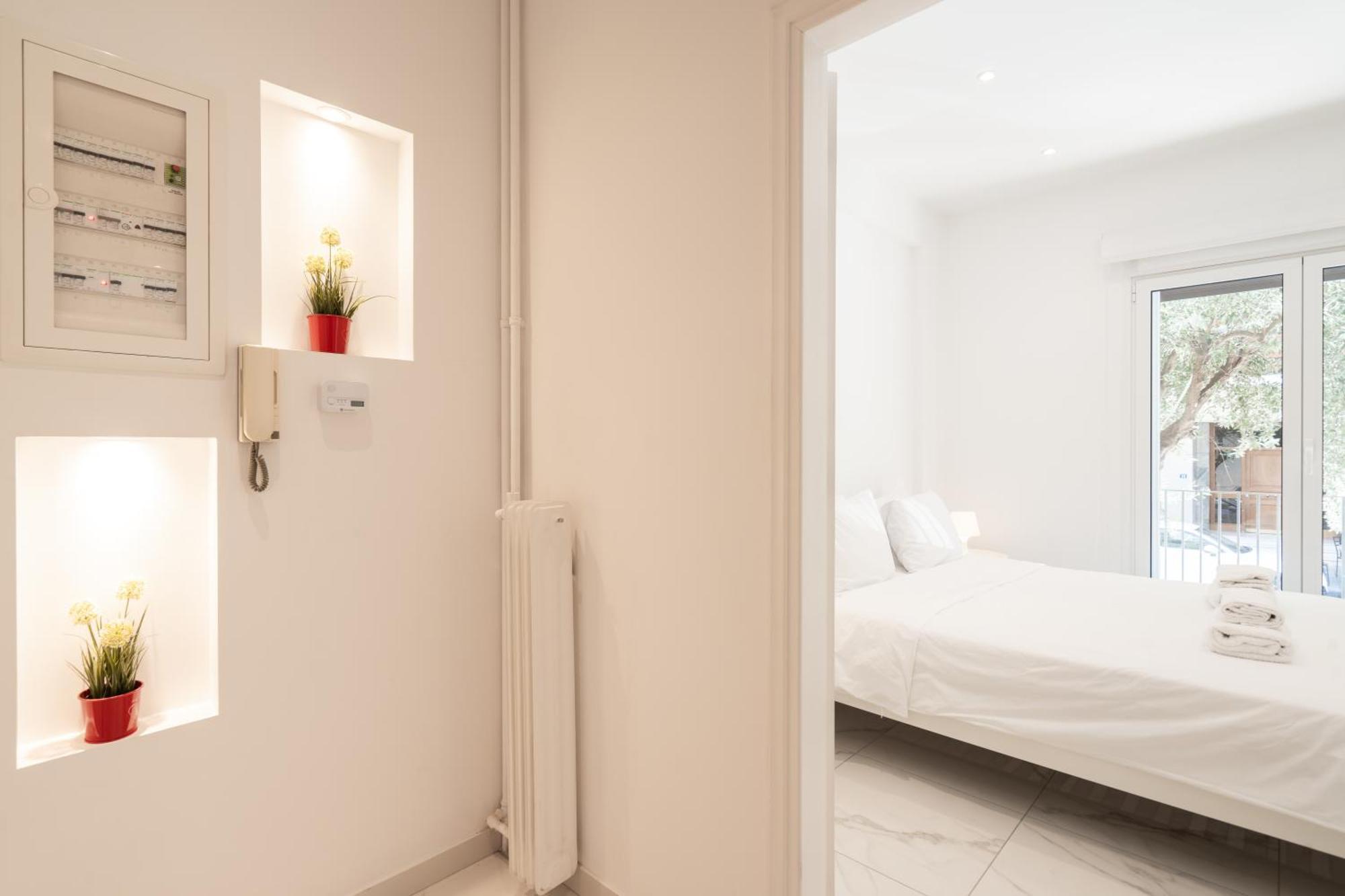 Sophisticated Modern Apt In Athens Center Екстер'єр фото