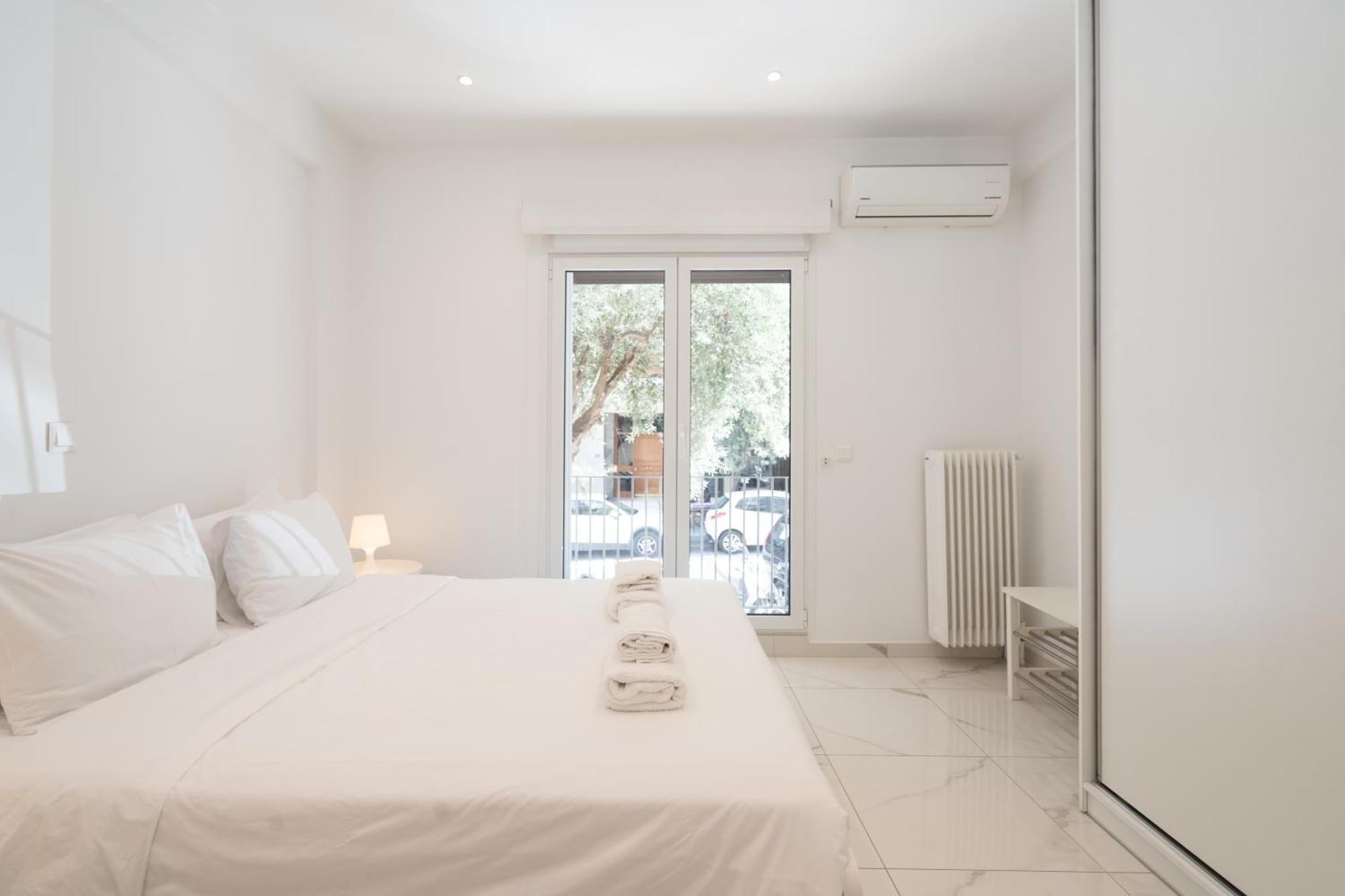 Sophisticated Modern Apt In Athens Center Екстер'єр фото